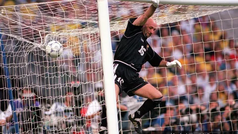 欧洲杯焦点战：魔笛关键进球，扎卡尼扳平比分，意大利与格子军携手晋级